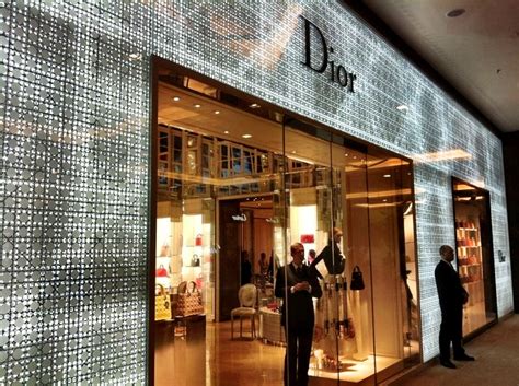 Dior abre loja no Cidade Jardim com programação à .